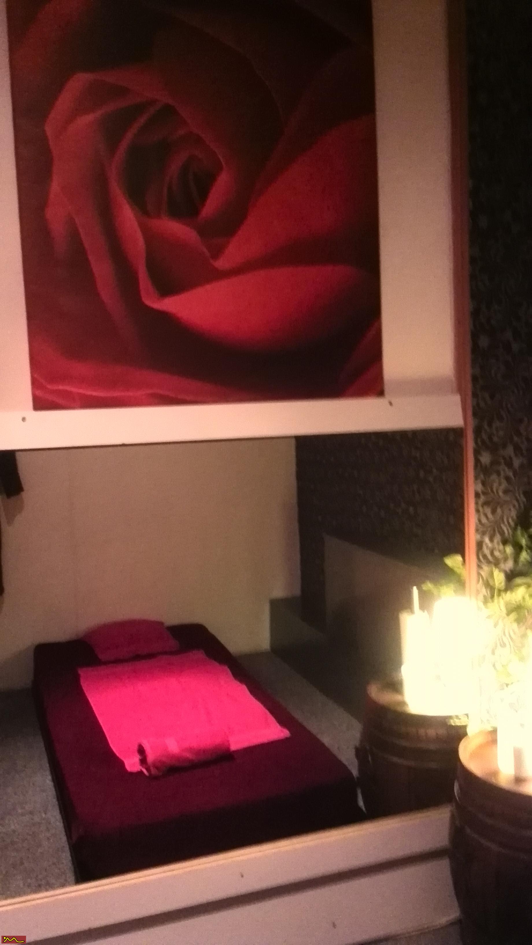 massage studio roses